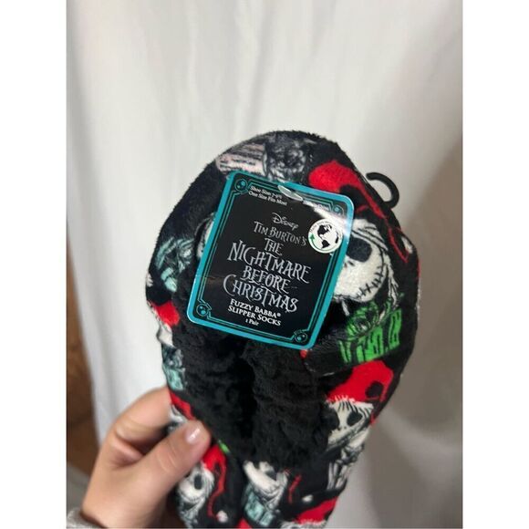 Disney Tim Burtons The Nightmare Before Christmas Fuzzy Babba Slipper Socks NEW - Picture 2 of 5